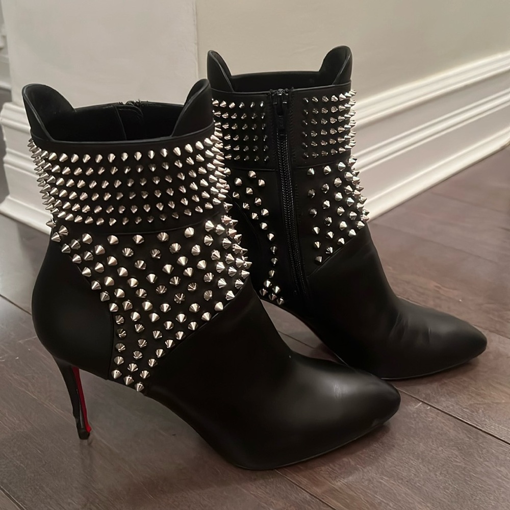 Louboutin mid heel bootie